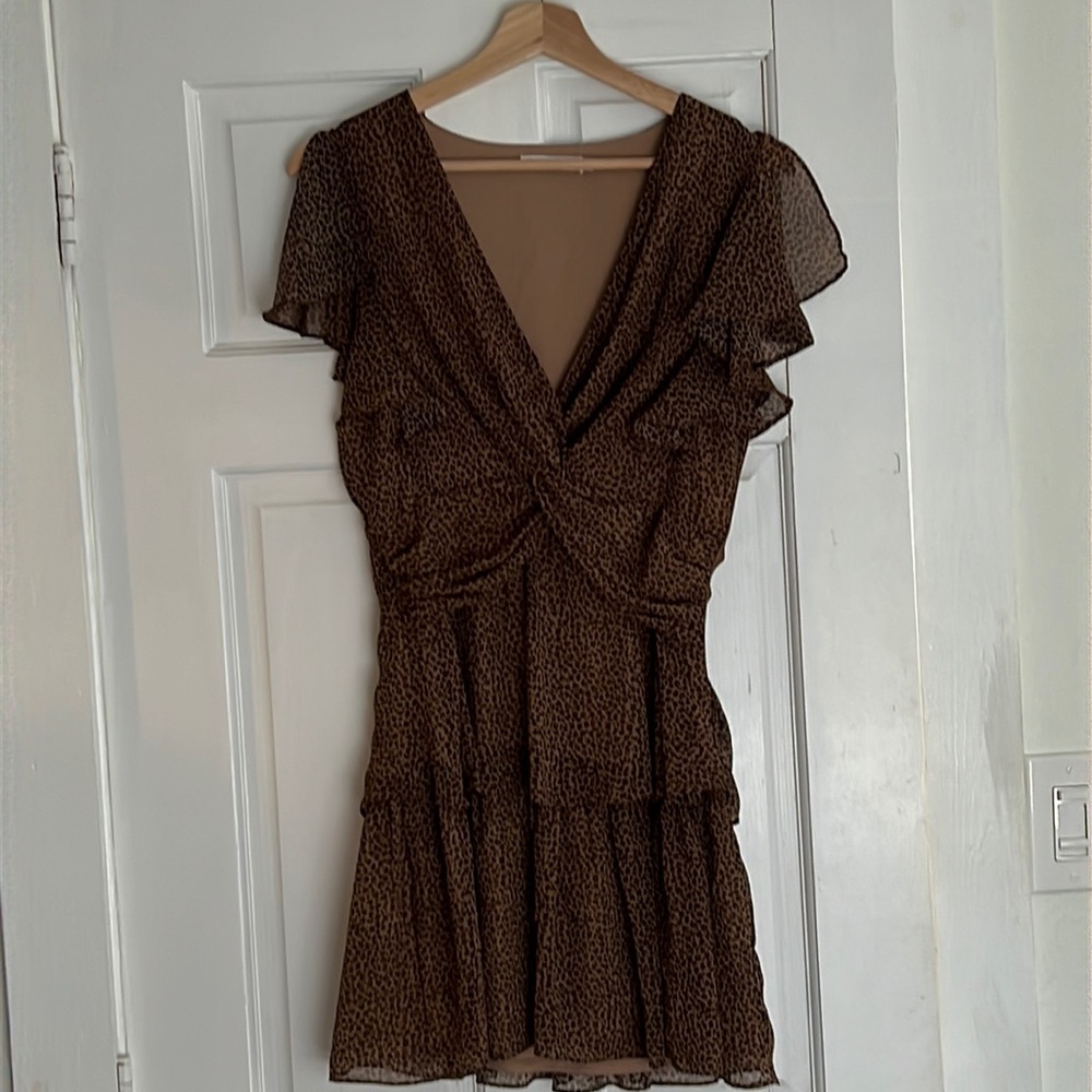 Subtle leopard print flutter sleeve dress size Small
